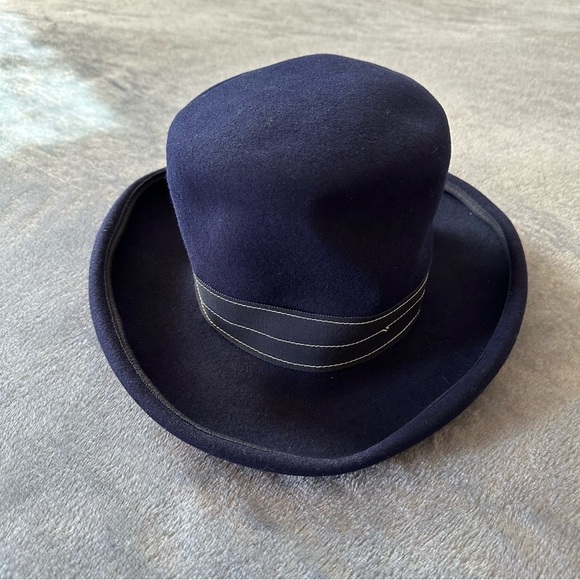 Vintage 100% Wool Clarks Navy Blue with Trim and Bow Hat - Picture 1 of 10